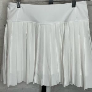 Athleta white pleated Elevate tennis skirt. Size small